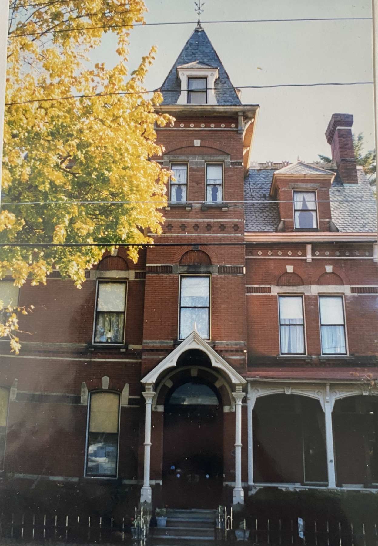 Zoller 1879 Mansion | 553 Garden Street